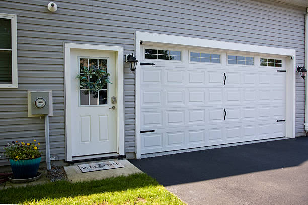 24/7 Emergency Garage Door Panel Replacement experts in Austell, GA